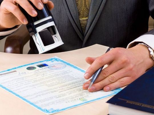 Нотаріус видав виконавчий напис про стягнення боргу: алгоритм дій розповів адвокат