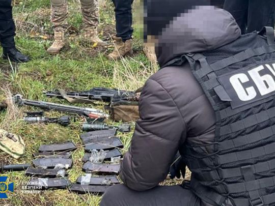 Продавали гранатомети, кулемети і боєприпаси: правоохоронці викрили «ділків», які збували «трофейну» зброю