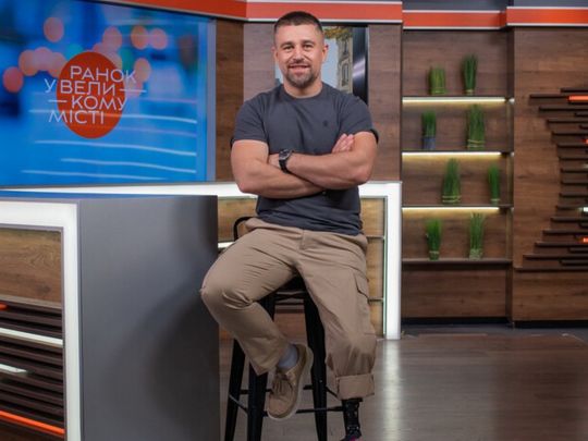 «Протез для мене, як одягнути шкарпетку»: телеведучий та ветеран війни Олександр Швачка про життя після поранення