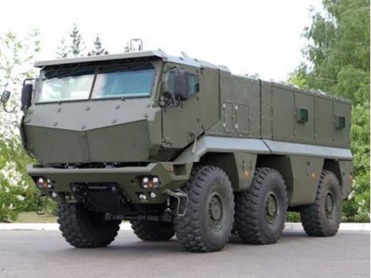 Росіяни на Курщині пересідають з танків на вантажівки: що відбувається