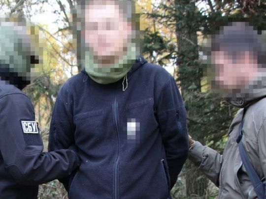 СБУ впіймала диверсанта, який готувався пустити під укіс військовий ешелон (фото)