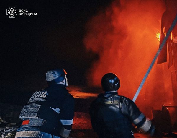 Ворог атакував Україну з повітря: в Києві пролунали вибухи, є постраждалі
