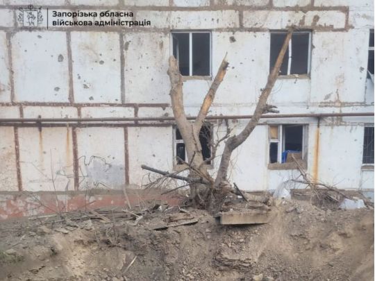 Ворог знову атакує Україну: де лунають вибухи та збивають безпілотники