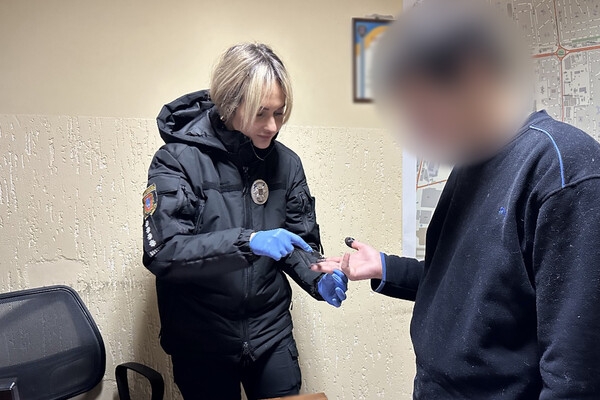 В Одессе задержали молодого человека, который поджег два почтовых отделения