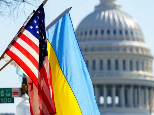 Американські дипломати закликали держсекретаря не призупиняти допомогу Україні