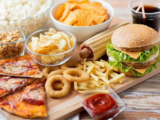 Це різко прискорює процес старіння: дієтологи про небезпечні продукти та способи приготування