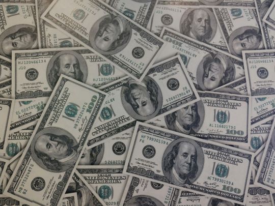 НБУ продав за тиждень мільярд доларів на потреби корупціонерів? Що відбувається на валютному ринку