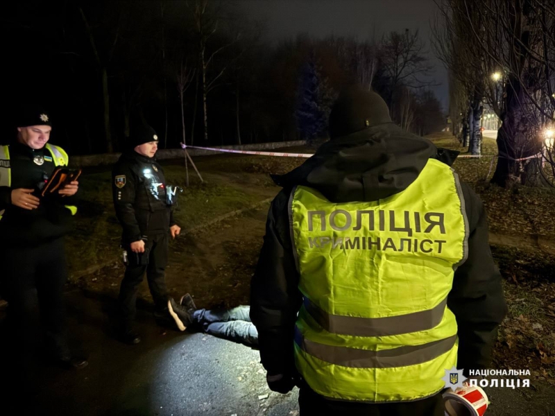 Неадекват вчинив стрілянину на зупинці у Черкасах: є поранені (фото, відео)
