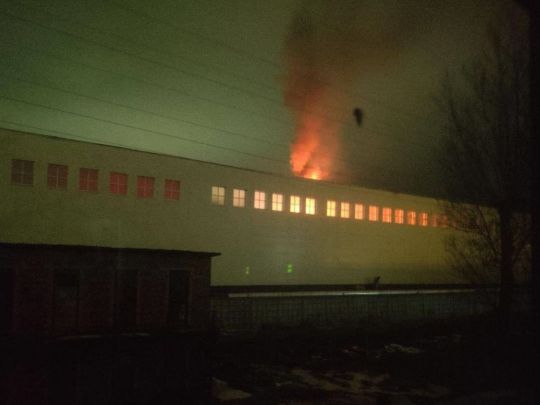«Невідомі» дрони атакували російський Смоленськ: на військовому авіазаводі виникла пожежа