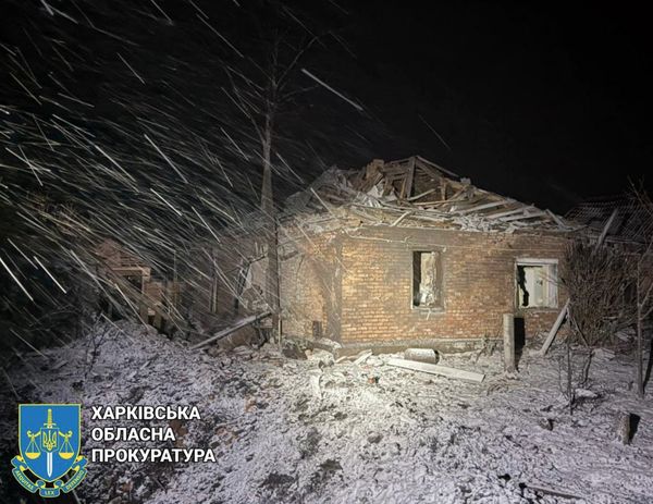 Окупанти продовжують обстріли України: повітряна тривога лунала вночі у низці населених пунктів
