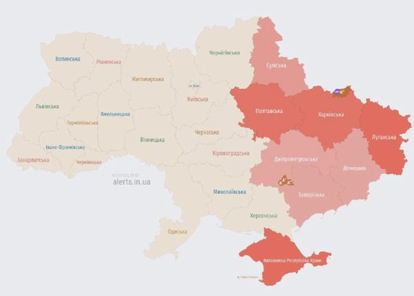 Окупанти продовжують обстріли України: повітряна тривога лунала вночі у низці населених пунктів