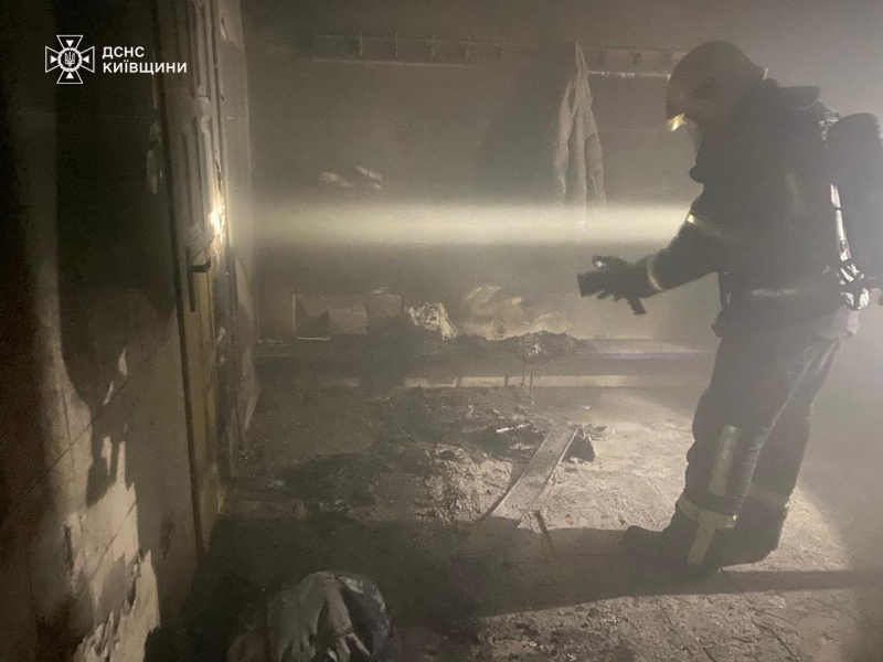 Під Києвом через павербанк мало не згоріла школа (фото)