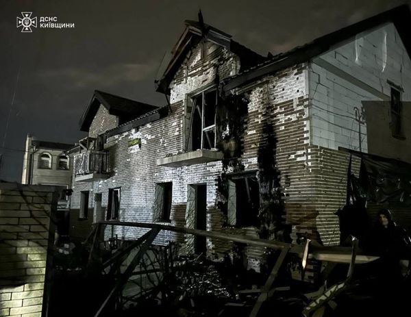 Терористи атакували вночі Київ та область: уламки БпЛА впали у двох районах, четверо людей поранені, одна людина загинула