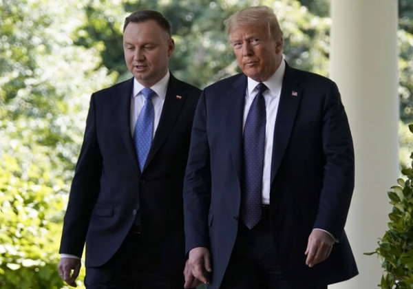 Польша купила и проплатила Starlink для Украины, а Дуда поехал к Трампу на разговор.