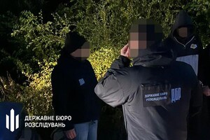 Правоохранитель из Одессы "помогал" мужчинам бежать за границу