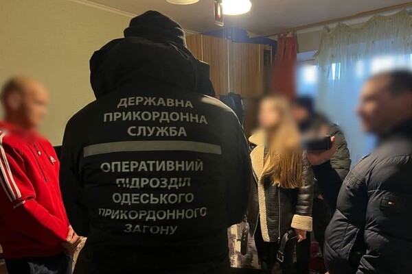 "Путевка" за границу за 6–10 тысяч долларов: в Одесской области разоблачили два канала переправки мужчин