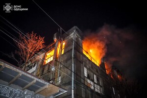 В Одессе горели девятиэтажка и склад: среди спасенных маленький ребенок