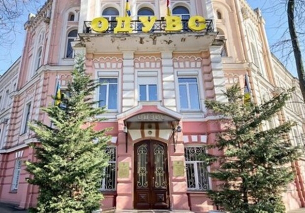 В Одесском вузе на Мурале памяти разместили фотографию живого военного