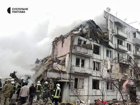 Тієї миті хлопець був у туалеті, а диван, з якого щойно встав, привалило плитами: родина дивом вижила під час ракетного удару по Полтаві