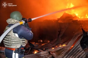 Пожар, повреждения домов и пострадавший: последствия ночного обстрела Одесской области (обновлено)