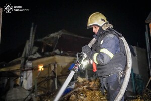 Пожар, повреждения домов и пострадавший: последствия ночного обстрела Одесской области (обновлено)