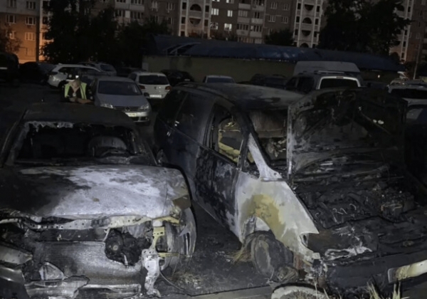 Масштабный ночной пожар в Киеве: на Оболони горели автомобили