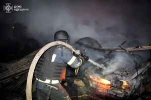 Пожар, повреждения домов и пострадавший: последствия ночного обстрела Одесской области (обновлено)