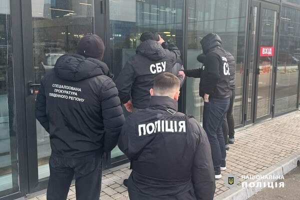 Снятие с розыска за шесть тысяч долларов: военные из Одесской области злоупотребляли влиянием