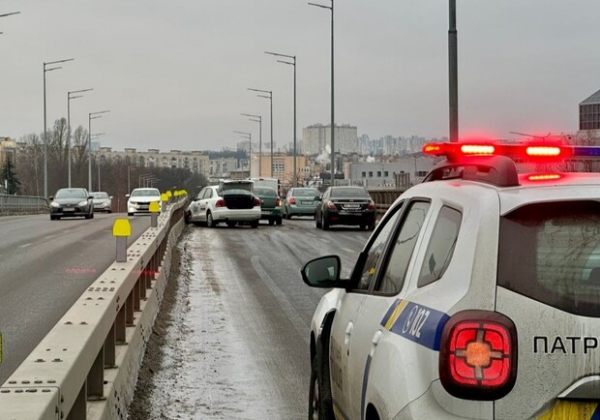 Коллапс в Киеве: из-за аварий возникли пробки и задерживается движение общественного транспорта