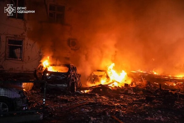 Пожар, разрушение домов и повреждение энергообъектов: последствия вечерней атаки БпЛА в Одессу (обновлено)