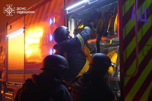Горят детские игрушки и резервуар с горючим: последствия дронового удара по Одессе