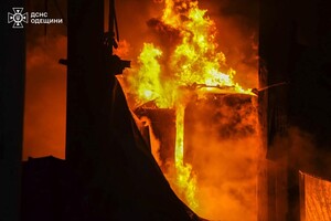 Пожар, разрушение домов и повреждение энергообъектов: последствия вечерней атаки БпЛА в Одессу (обновлено)