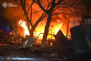 Пожар, разрушение домов и повреждение энергообъектов: последствия вечерней атаки БпЛА в Одессу (обновлено)