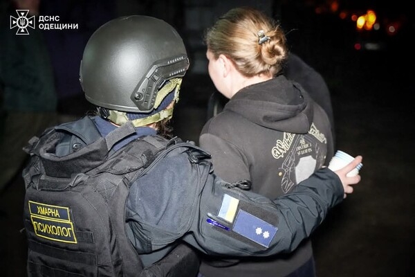Пожар, повреждения домов и пострадавший: последствия ночного обстрела Одесской области (обновлено)