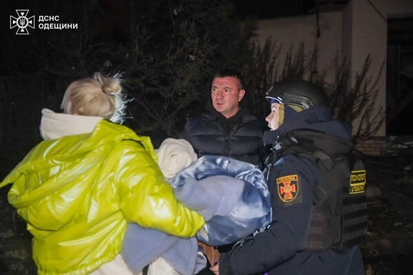 Пожар, разрушение домов и повреждение энергообъектов: последствия вечерней атаки БпЛА в Одессу (обновлено)