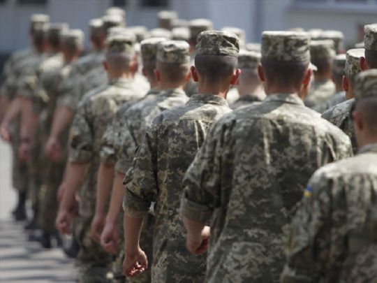 «Деморалізація армії та знищення рекрутингу»: що не так з «пілотом» Міноборони з вербування 18 — 24-річних