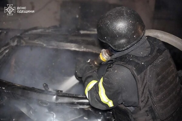 Пожар, разрушение домов и повреждение энергообъектов: последствия вечерней атаки БпЛА в Одессу (обновлено)