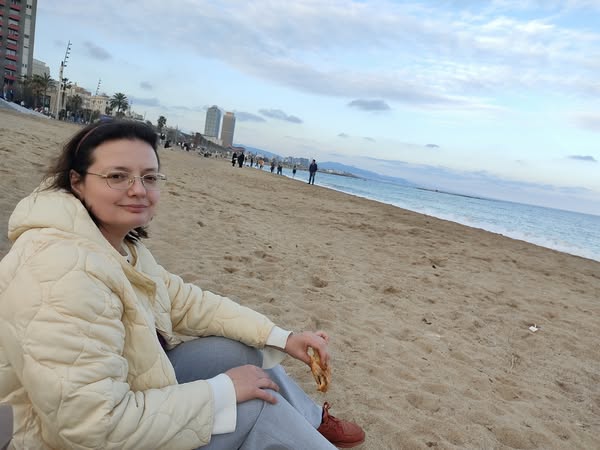 «Ми живемо з тінню загибелі за плечима. Думаю, депресії та неврози у нас ще попереду», — письменниця Тамара Горіха Зерня про хаос в Україні й світі