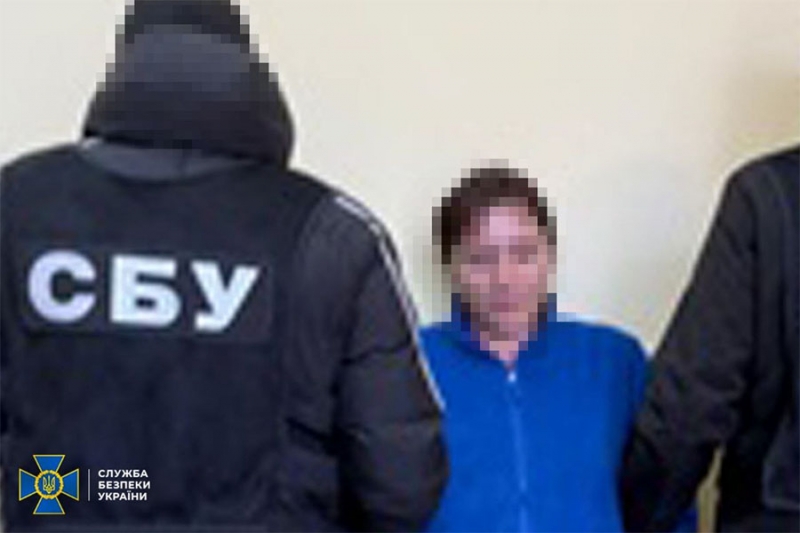 Наводили удари на оборонців Донеччини: СБУ затримала двох агентів росії