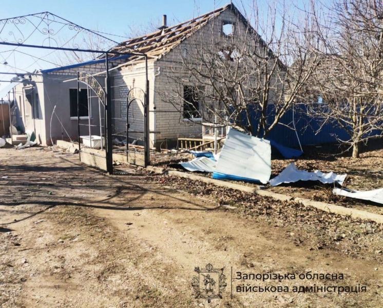 Нічна атака ворога: в Чернігові «шахед» влучив в пʼятиповерхівку