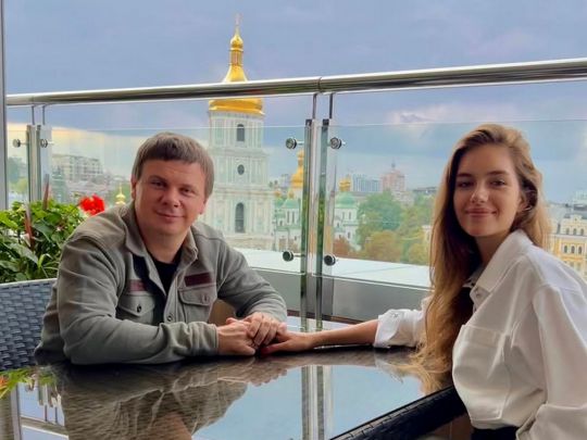 «Ніхто нікого не зрадив і не обдурив»: Дмитро Комаров пояснив причину розлучення