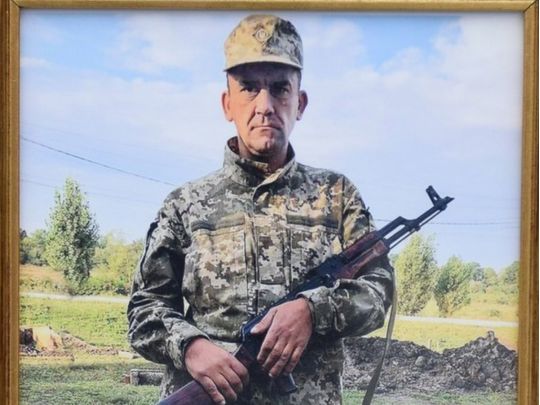 Осиротіли троє синочків: на війні загинув стрілець-снайпер з Хмельниччини