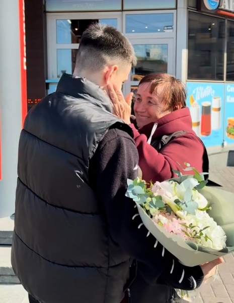 «Плачу»: популярний музикант побачив свою бабусю після трьох років окупації
