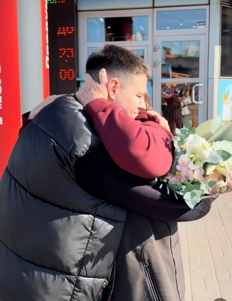 «Плачу»: популярний музикант побачив свою бабусю після трьох років окупації