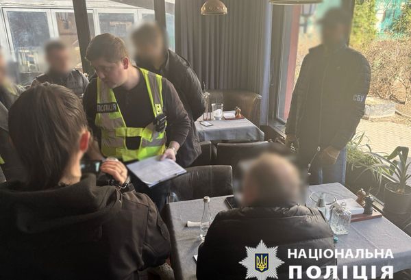 Продавали «білі квитки» за 20−25 тисяч доларів: у Києві ліквідували чергові «схеми» для ухилянтів