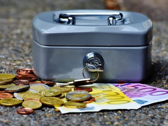 Тільцям потрібно уникати необдуманих витрат, а Овнам — не піддаватися емоціям: фінансовий гороскоп на 24 — 30 березня