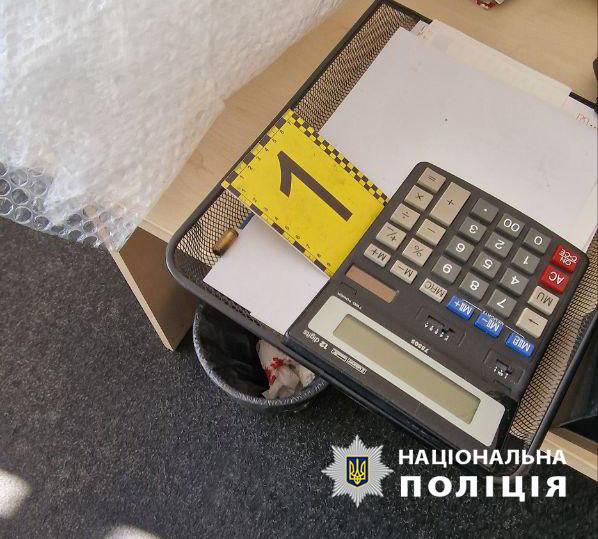 Трагедія в офісі: в Києві чоловік розстріляв працівницю компанії та наклав на себе руки