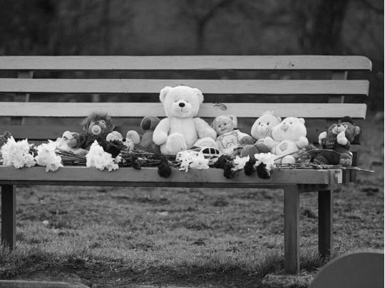 1137-й день війни: в Кривому Розі прощаються із загиблими, в Києві рятувальники продовжують розбирати завали після російської атаки