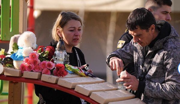 1137-й день війни: в Кривому Розі прощаються із загиблими, в Києві рятувальники продовжують розбирати завали після російської атаки