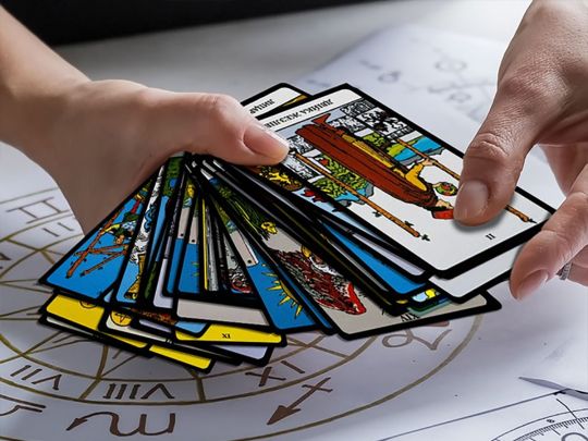 Стрільцям — «Колесо Фортуни», Левам — «Сонце», а Овнам — «Маг»: Таро-прогноз та поради карт на 12 квітня